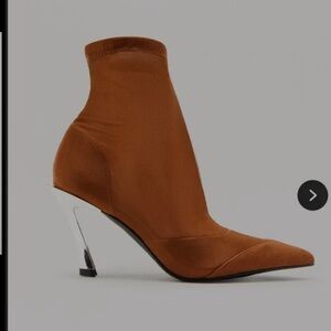 Elegant Brown Heeled Boots